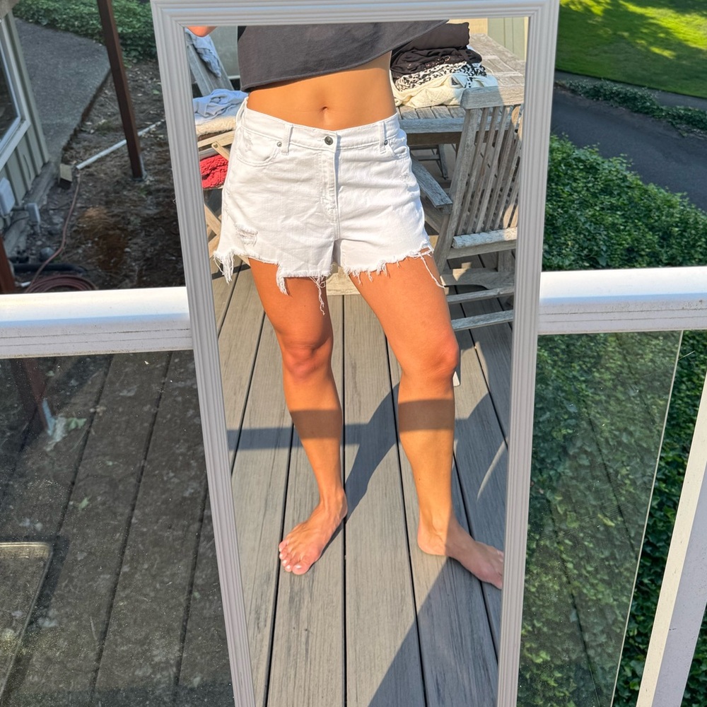 Cutoff white denim shorts